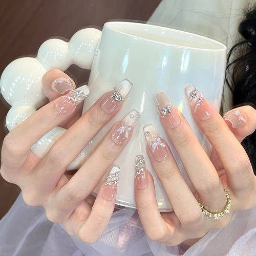 Nail Art: 2026 New Arrival—Luxurious Mid-Length Butterfly Cat-Eye Design, Handcrafted