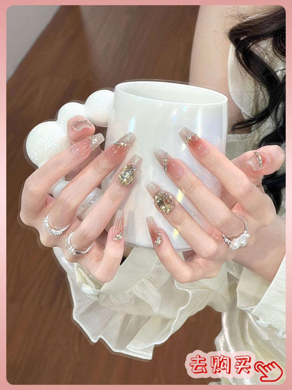 Nail Art: 2026 New Arrival—Luxurious Mid-Length Butterfly Cat-Eye Design, Handcrafted
